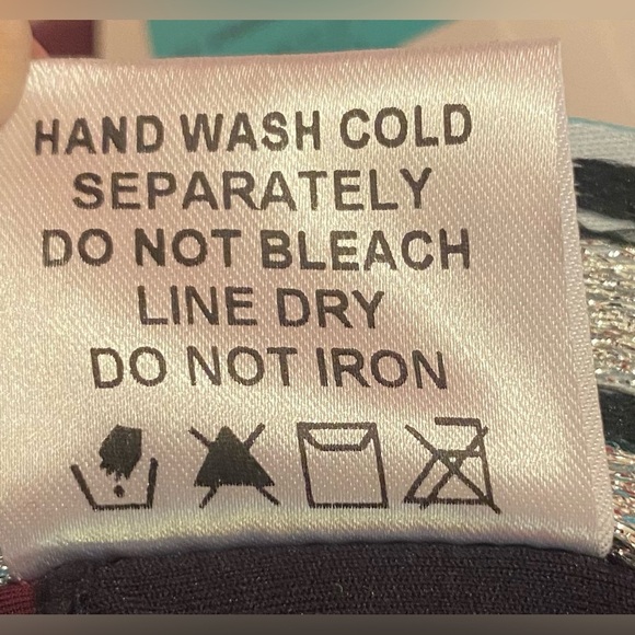 NWT Sea & Sand Woman’s Tummy Control Burgundy Swimsuit Size 8 - Picture 9 of 9